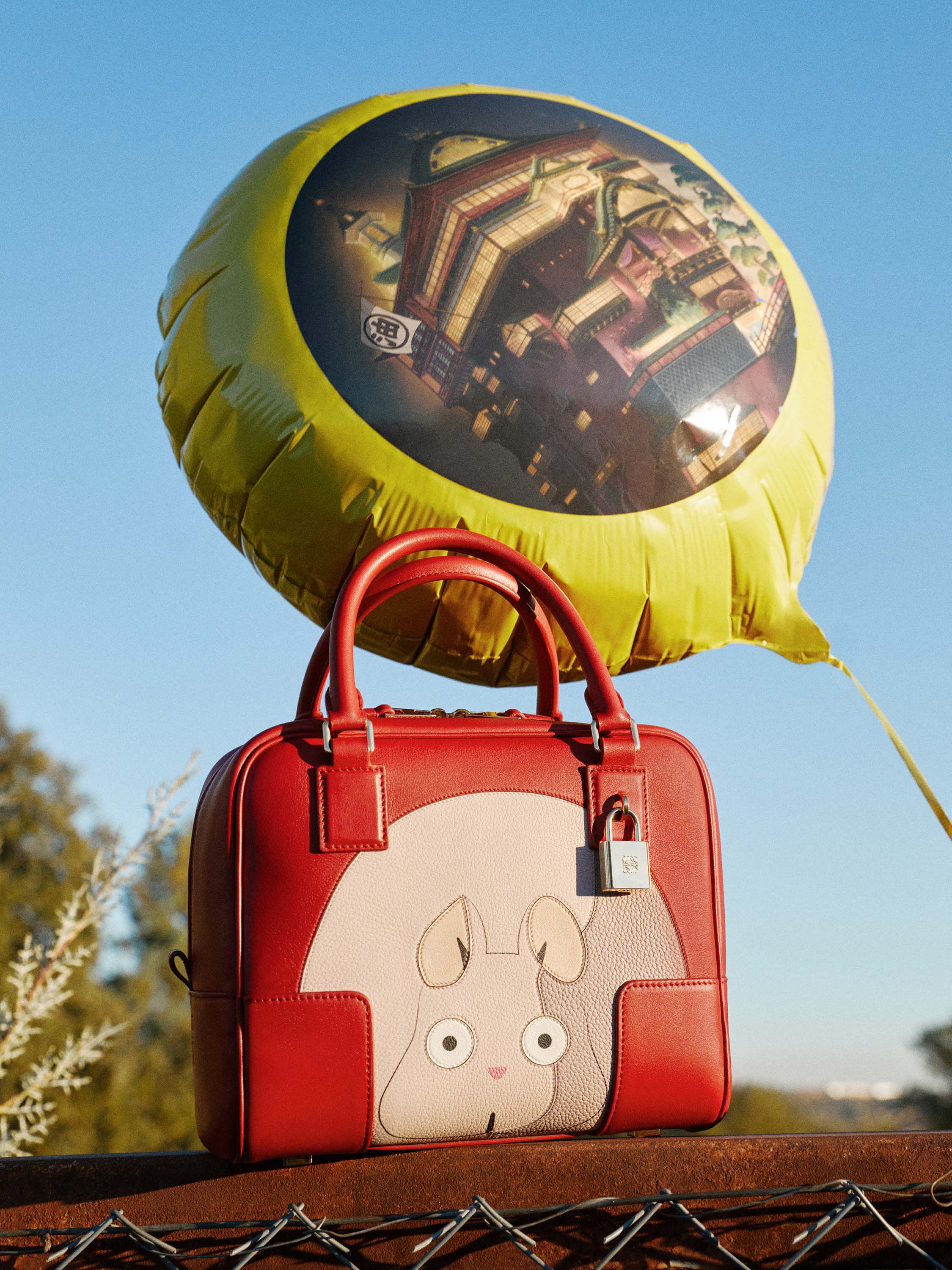 限定 LOEWE BOOK (With original box) アートブック CRAFTED WORLD: JONATHAN ANDERSON'S LOEWE LOEWE -の商品詳細 | 蔦屋